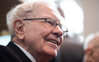 Warren Buffett is topping up his stake in this high-margin internet name