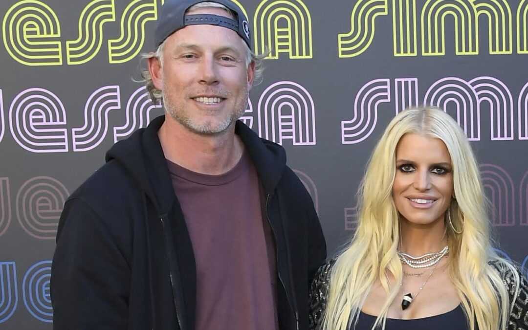 Jessica Simpson and Eric Johnson split; she fled her $18 million L.A. home in fire