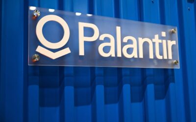 Palantir’s sharp stock drop just prompted one bear to abandon his stance