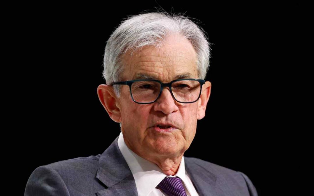Fed stands pat on interest rates, warns of possible economic woes