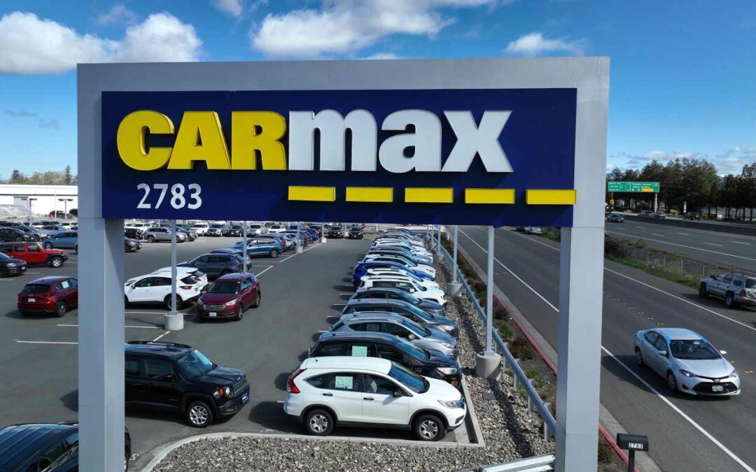 CarMax sees strong used-car demand in the wake of tariffs. The stock is climbing.