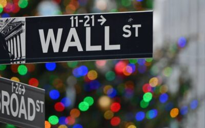 Some Wall Street bankers to get fatter bonuses for the first time in three years: study